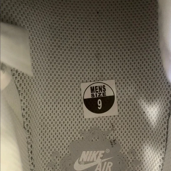 Men’s Nike - Picture 4 of 5